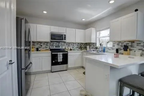 565 NE 5th Pl, Florida City, FL 33034 photo 8