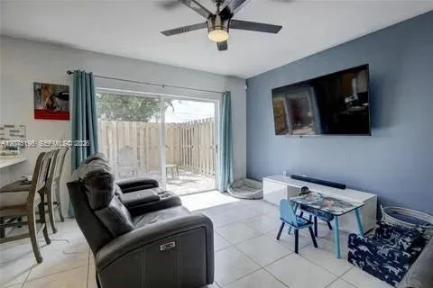 565 NE 5th Pl, Florida City, FL 33034 photo 9