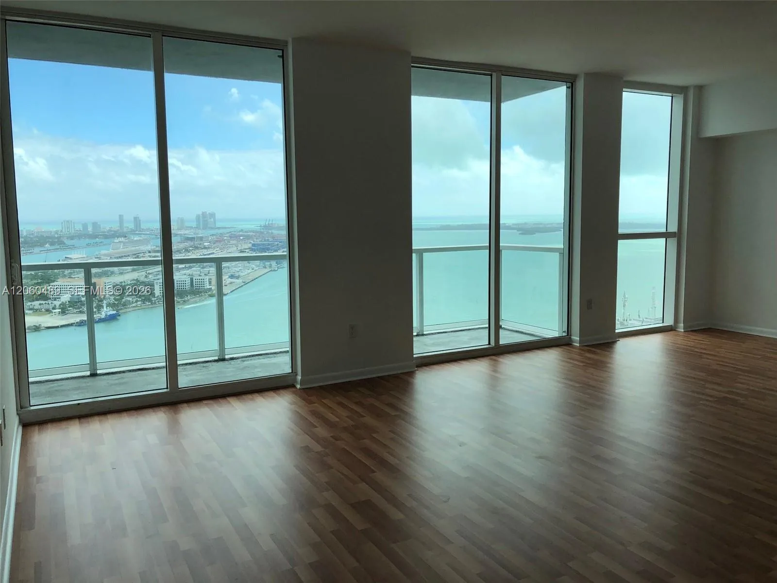 253 NE 2nd St # 4207, Miami, FL 33132
