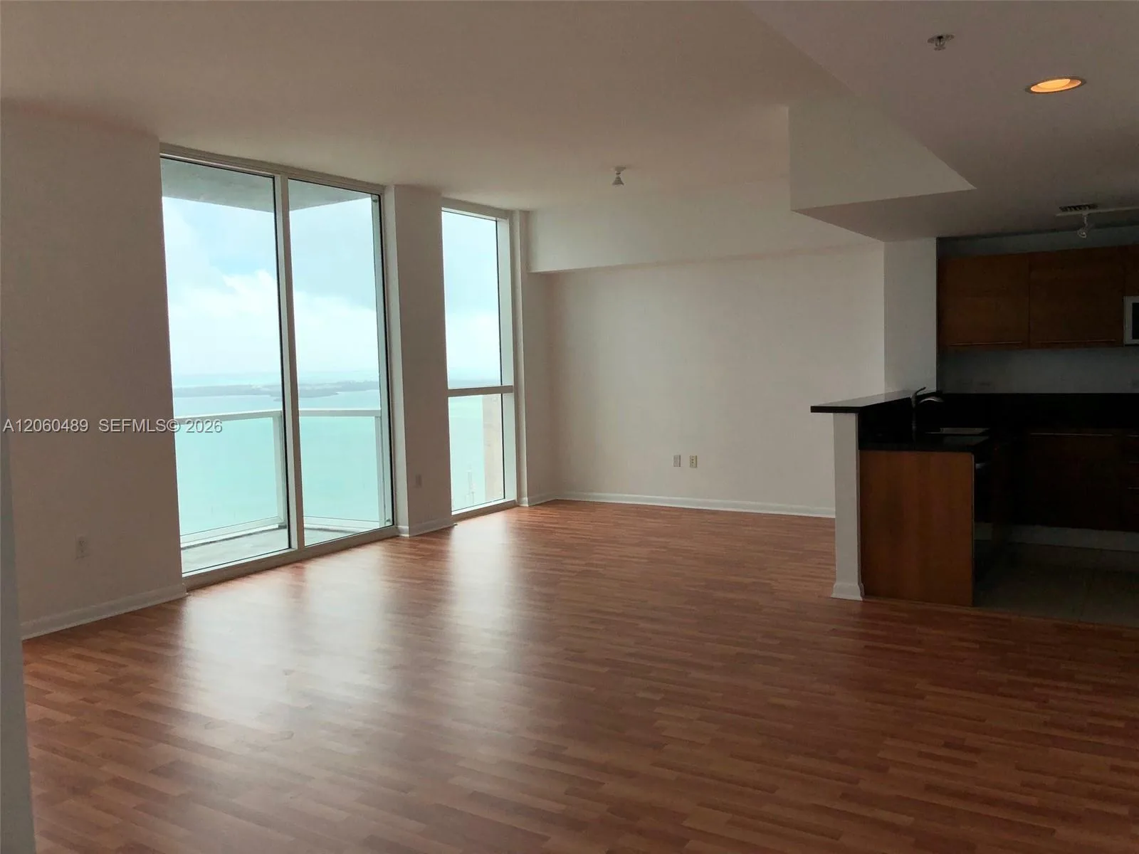 253 NE 2nd St # 4207, Miami, FL 33132 photo 2