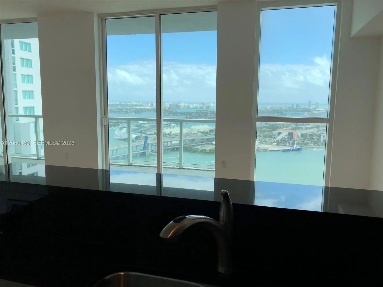 253 NE 2nd St # 4207, Miami, FL 33132 photo 3