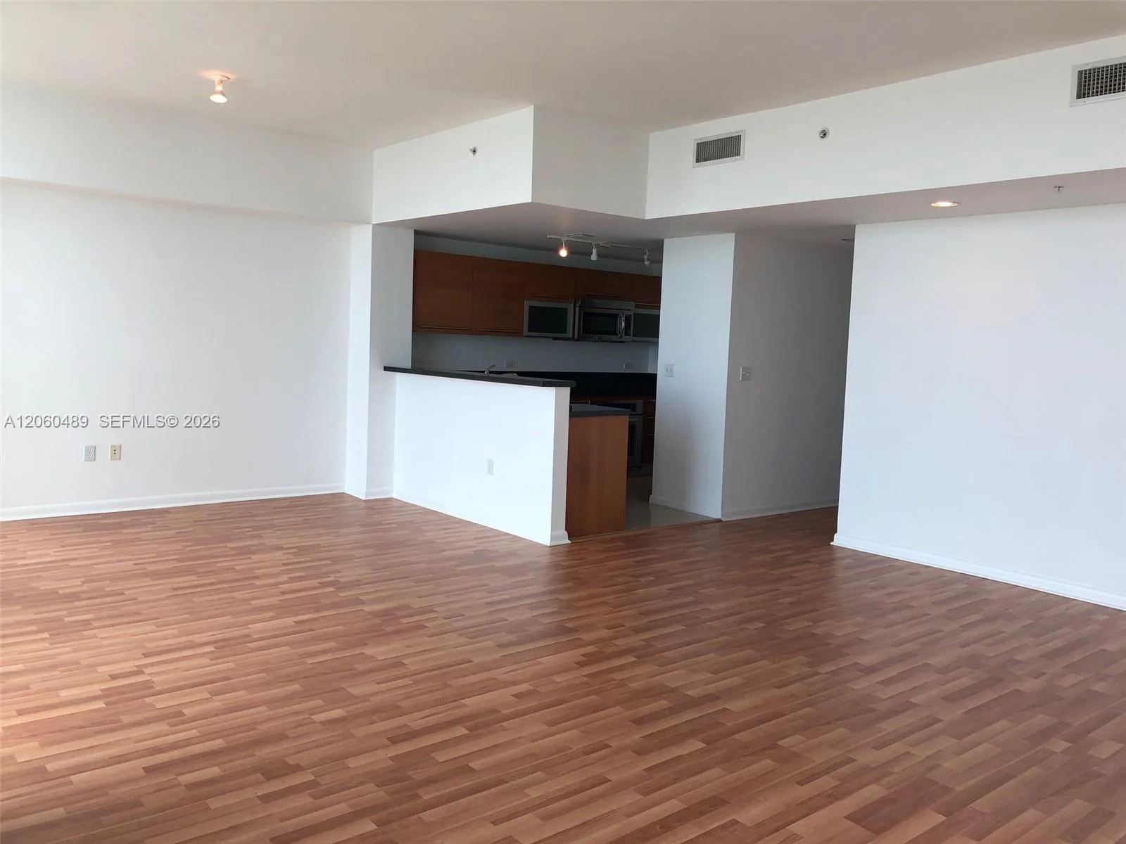 253 NE 2nd St # 4207, Miami, FL 33132 photo 5