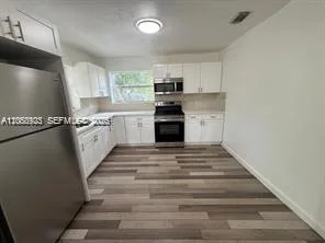 2813 Dewey St # 1, Hollywood, FL 33020
