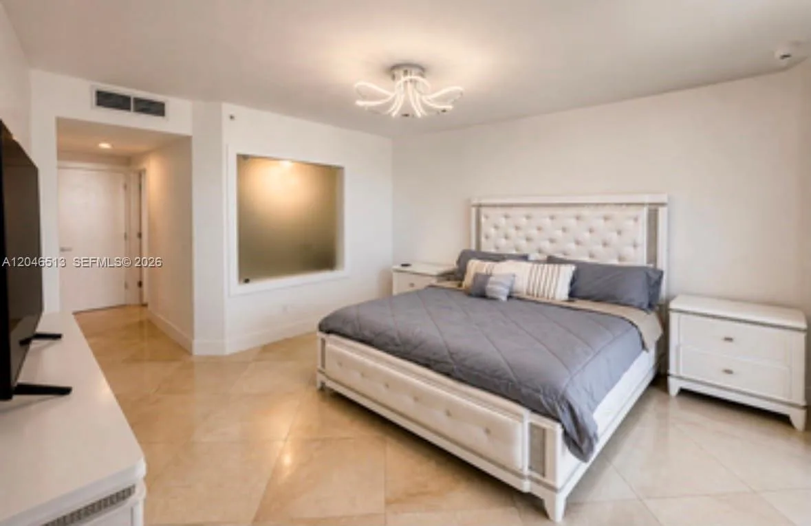 4775 Collins Ave # 2407, Miami Beach, FL 33140 photo 6