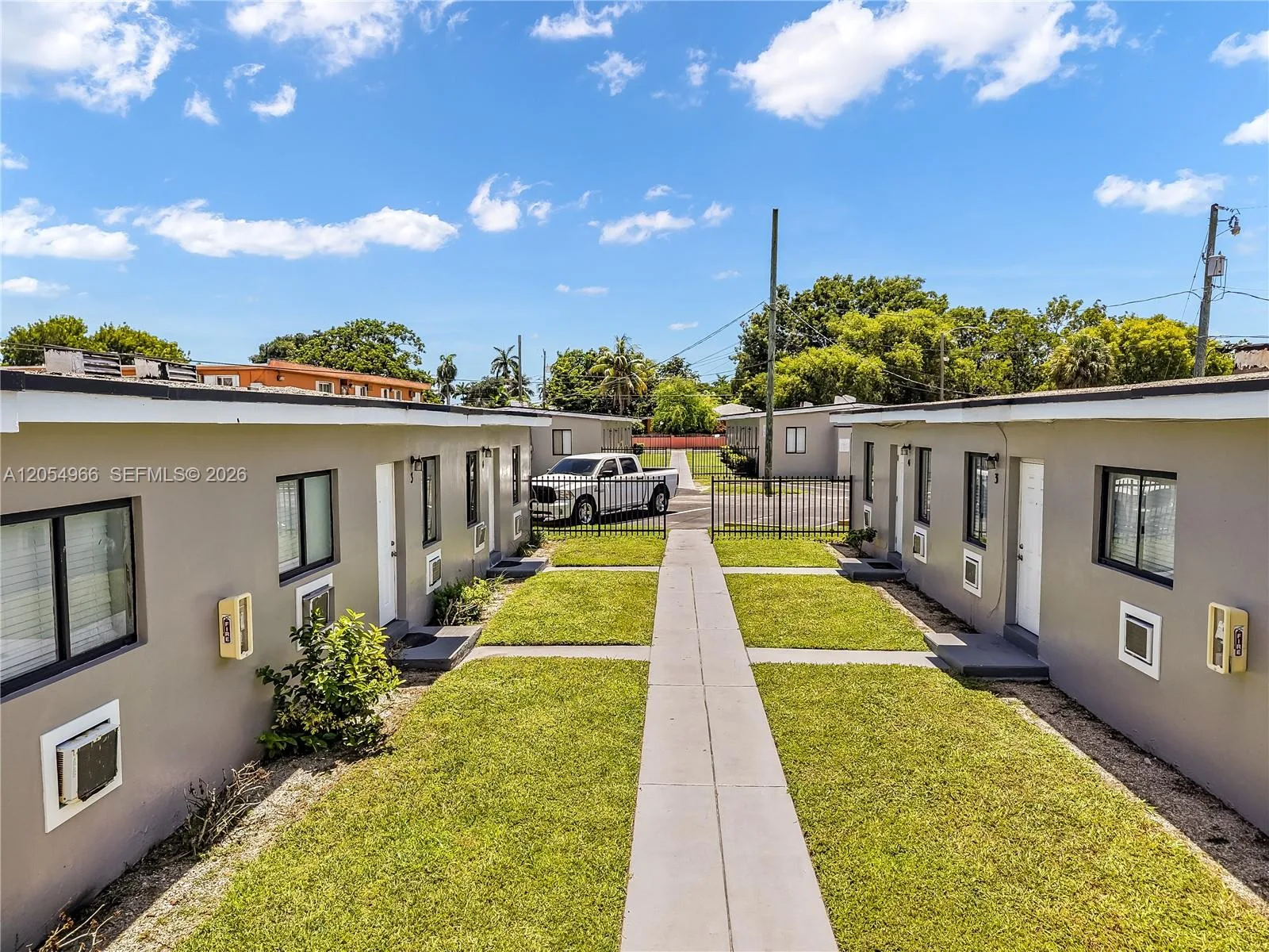 2090 NW 31st St, Miami, FL 33142 photo 7