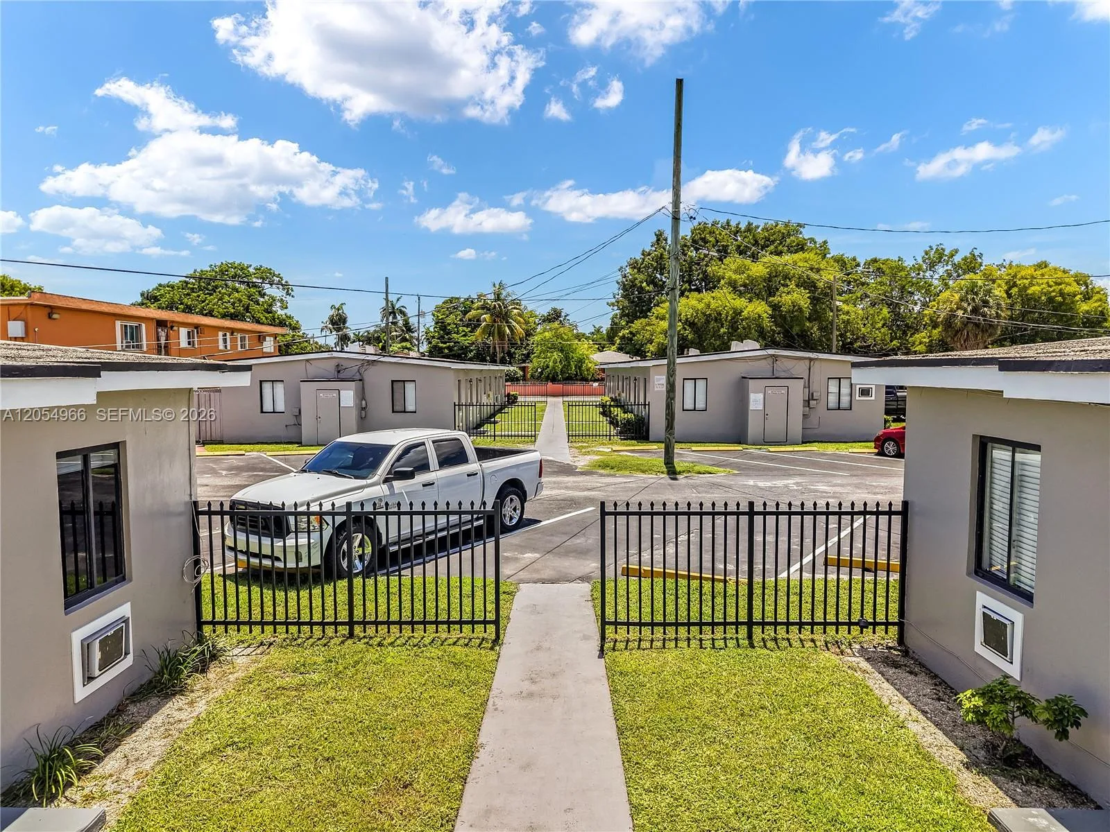 2090 NW 31st St, Miami, FL 33142 photo 8