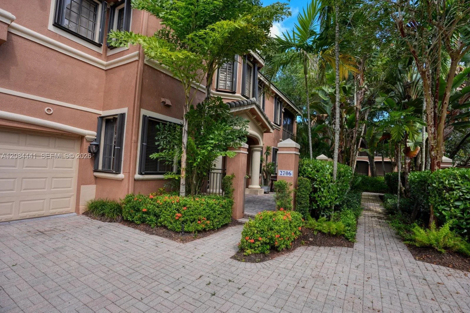 2706 Kinsington Cir # 23-2, Weston, FL 33332