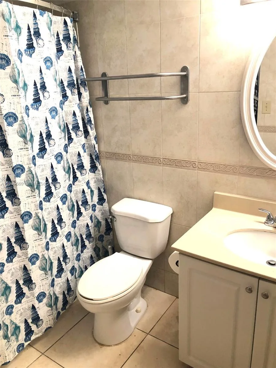 19201 Collins Ave # 823, Sunny Isles Beach, FL 33160 photo 9