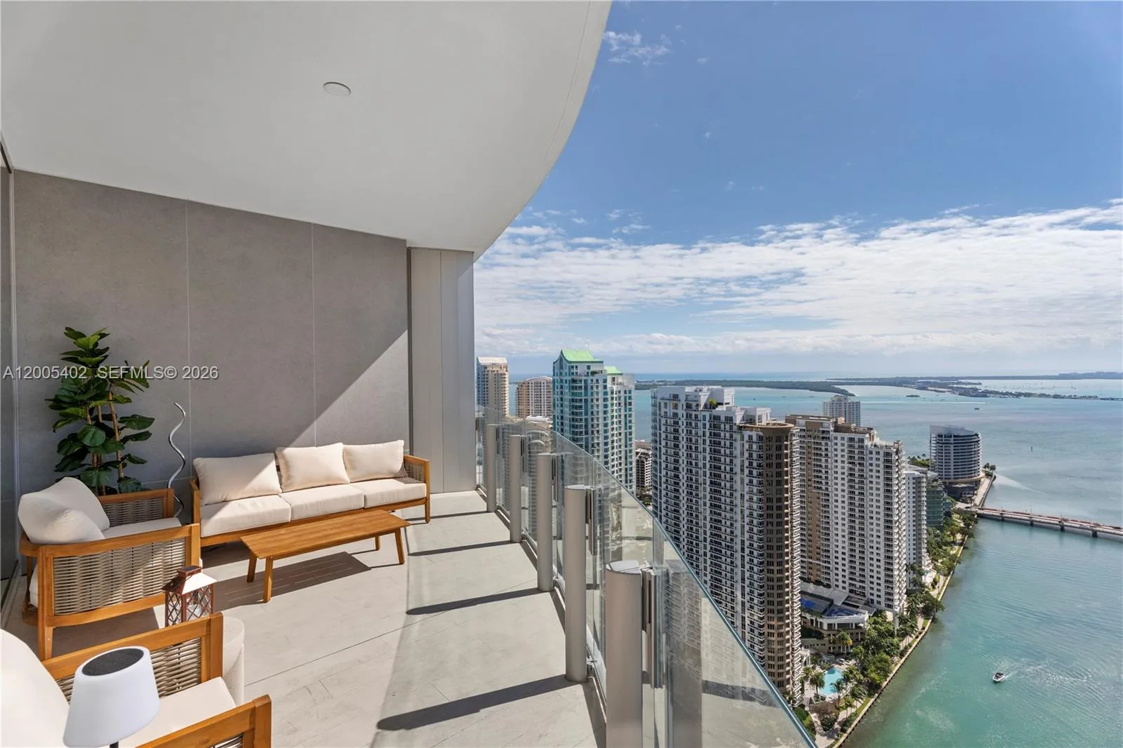 300 Biscayne Boulevard Way # 4007W, Miami, FL 33131