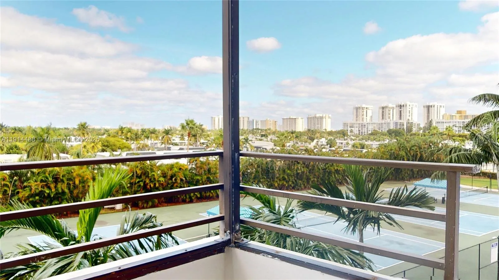 600 THREE ISLANDS BLVD # 402, Hallandale Beach, FL 33009