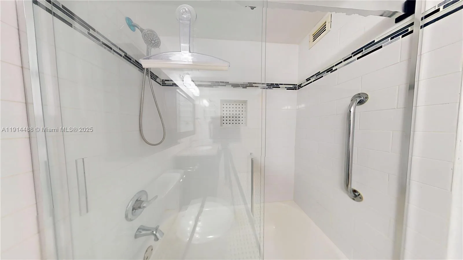 600 THREE ISLANDS BLVD # 402, Hallandale Beach, FL 33009 photo 12