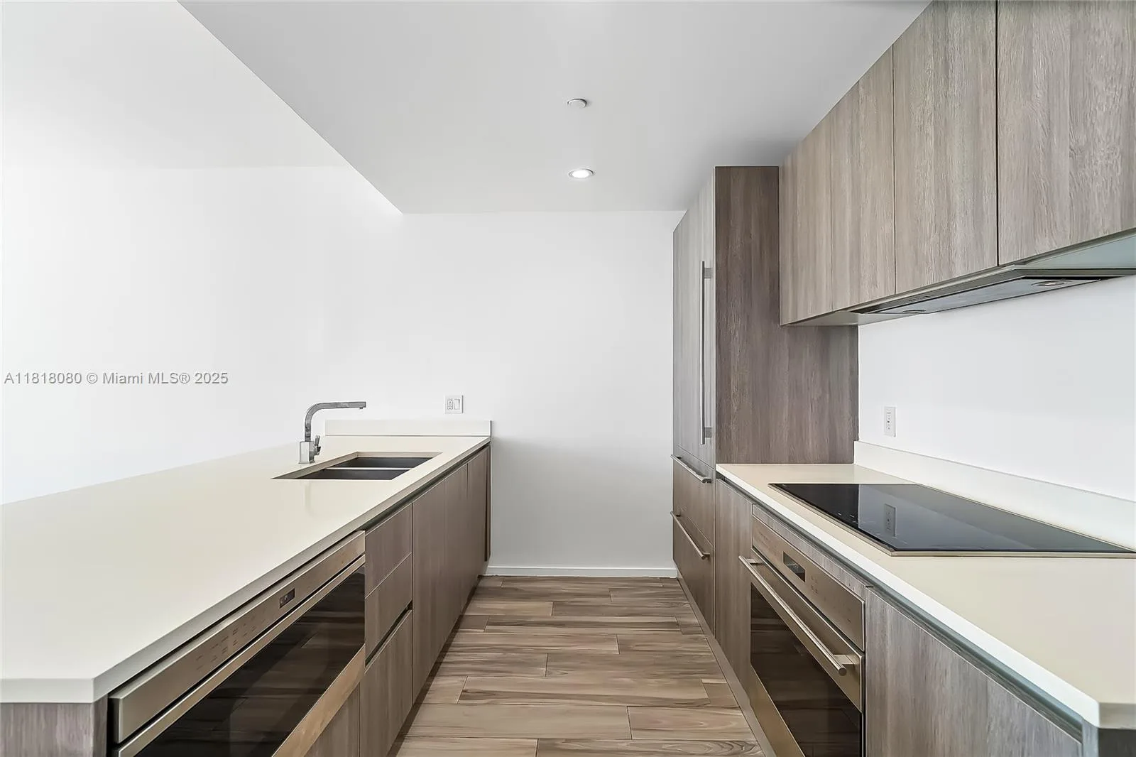 801 S Miami Ave # 3704, Miami, FL 33130 photo 9