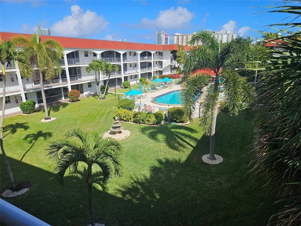 580 Egret Drive # 310, Hallandale Beach, FL 33009