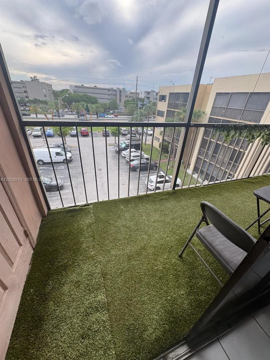 8615 NW 8th St # 414, Miami, FL 33126 photo 11