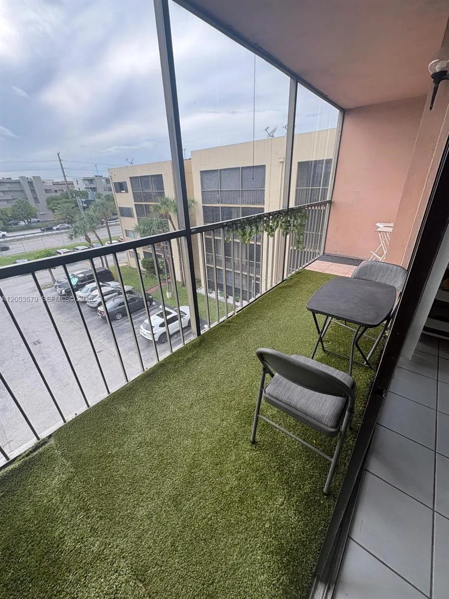8615 NW 8th St # 414, Miami, FL 33126 photo 12