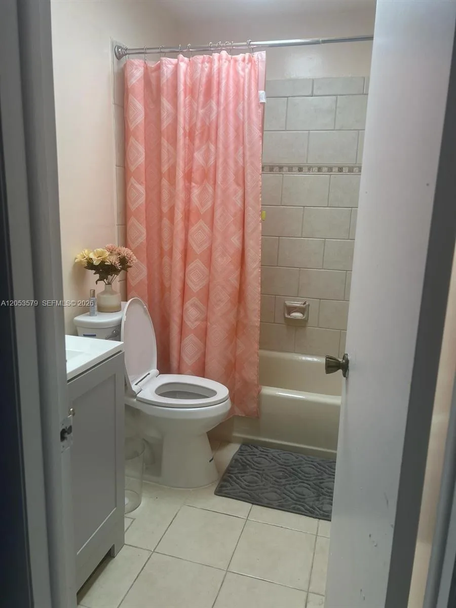 8615 NW 8th St # 414, Miami, FL 33126 photo 9