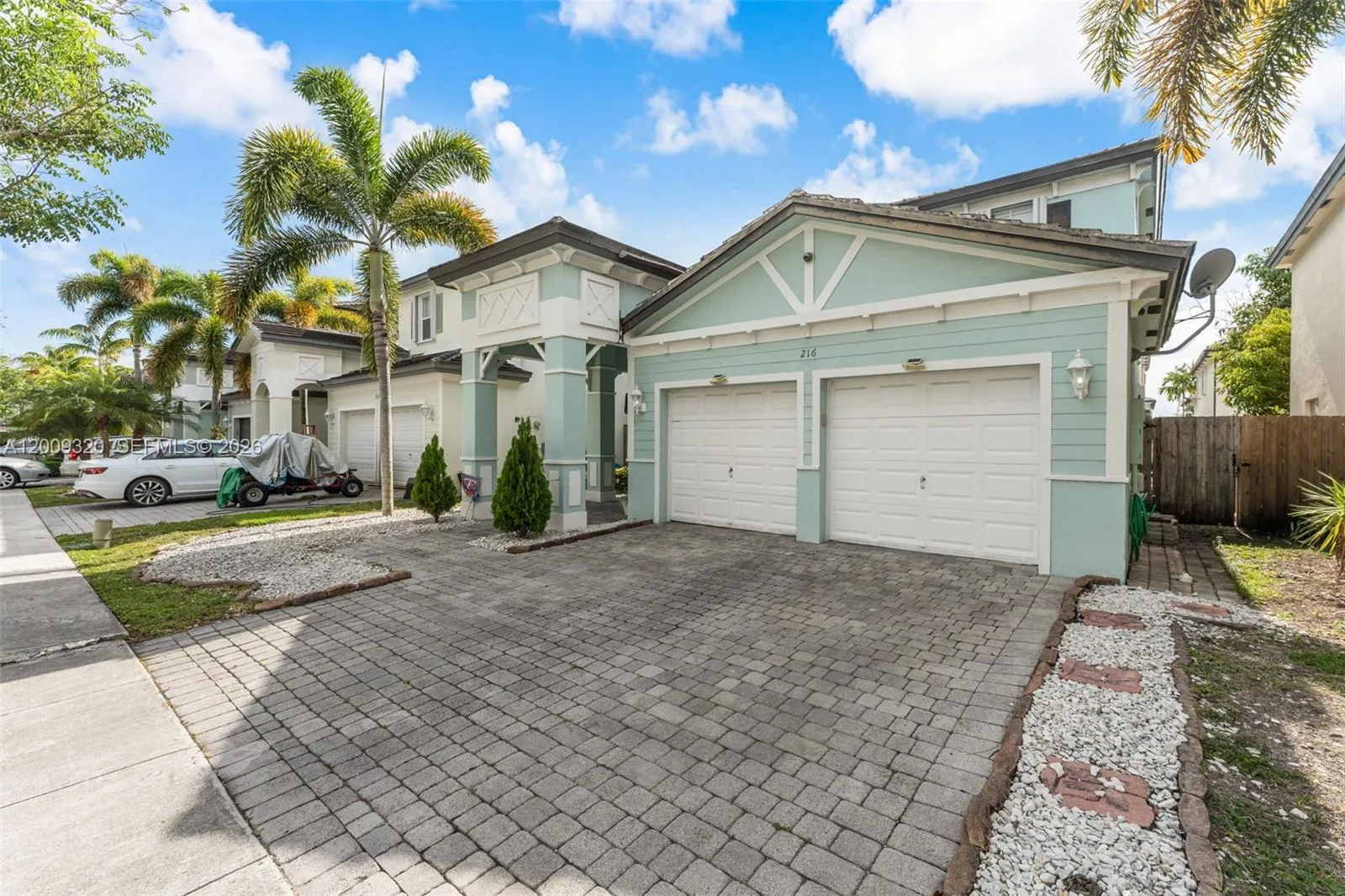 216 NE 36th Ter, Homestead, FL 33033 photo 3