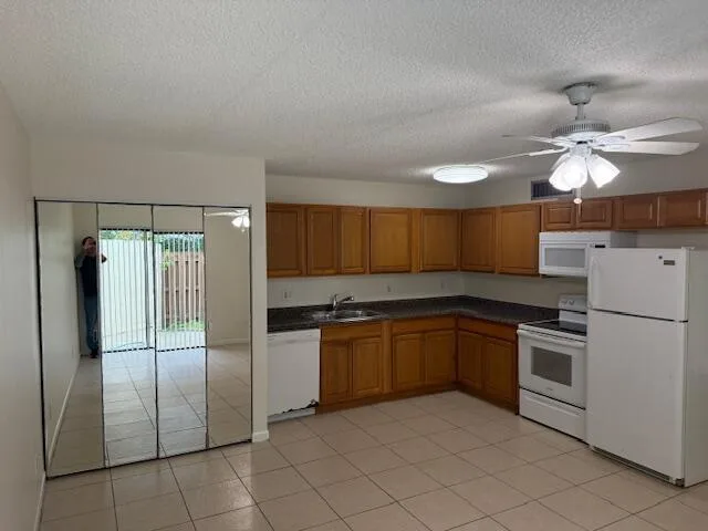 637 EXECUTIVE CENTER Drive # N105, West Palm Beach, FL 33401 photo 11