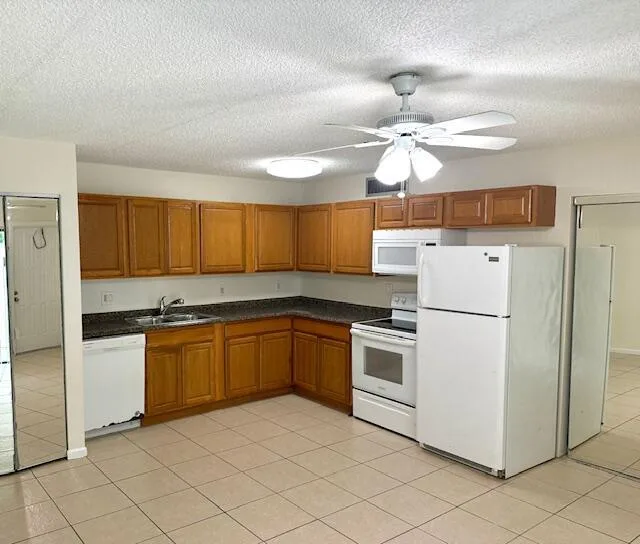 637 EXECUTIVE CENTER Drive # N105, West Palm Beach, FL 33401 — zdjęcie 2