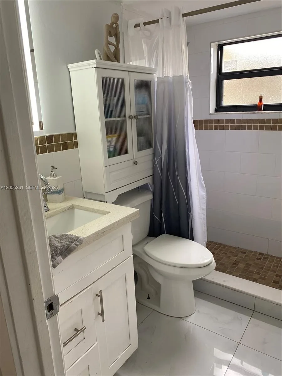 2570 W 67th Pl # 12-2, Hialeah, FL 33016 photo 6