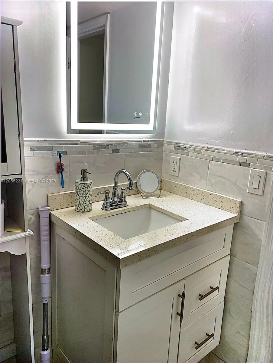2570 W 67th Pl # 12-2, Hialeah, FL 33016 photo 7