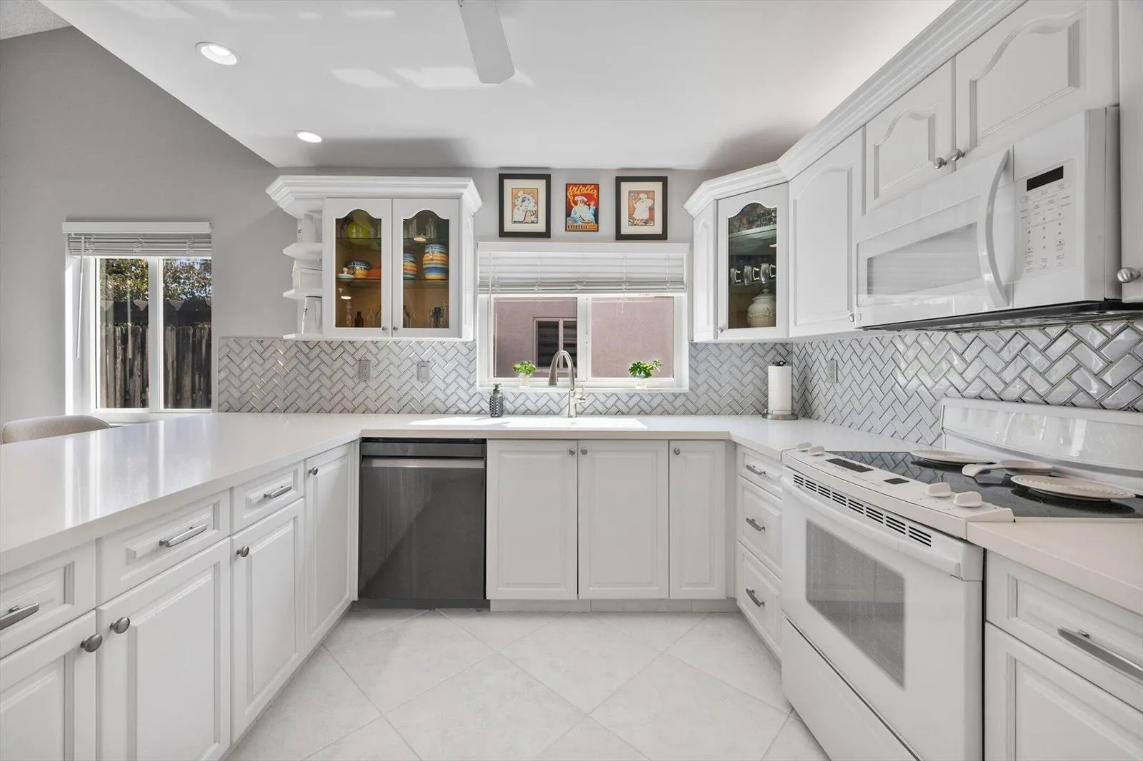 15541 Dover Court, Davie, FL 33331 photo 9