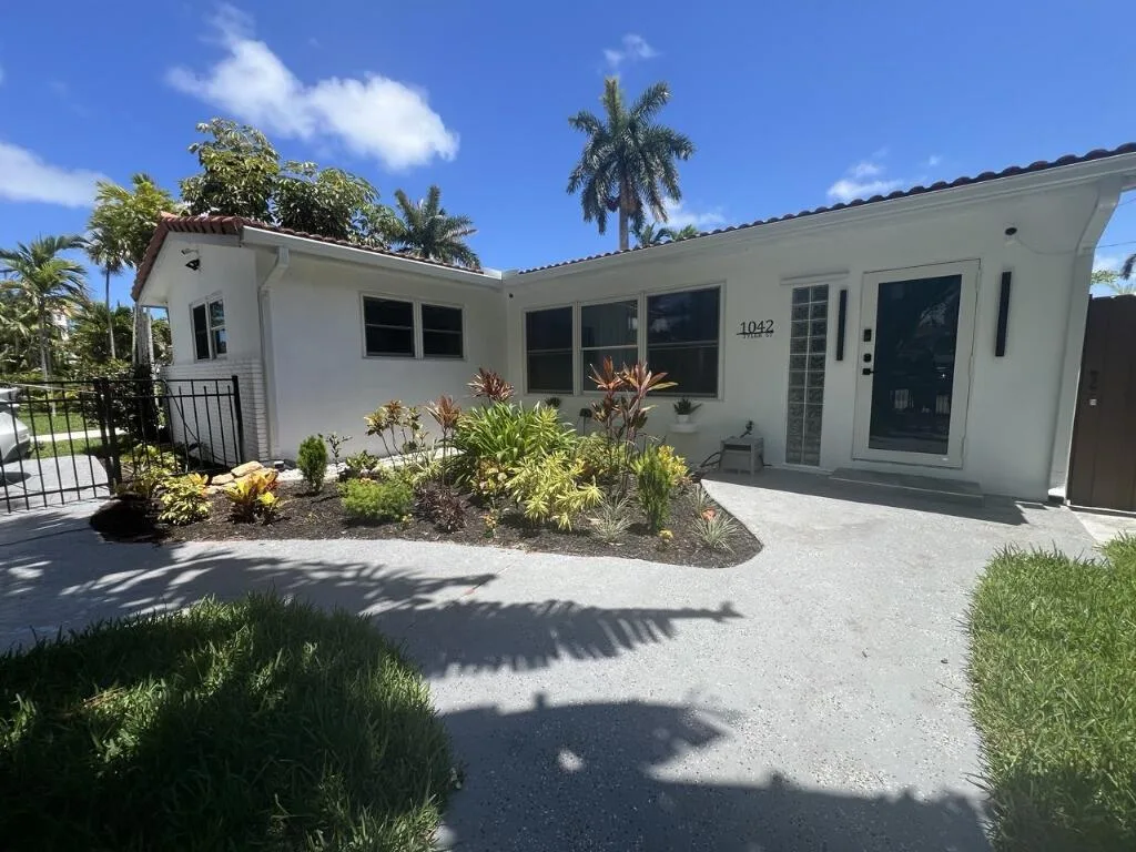 1042 Tyler Street, Hollywood, FL 33019