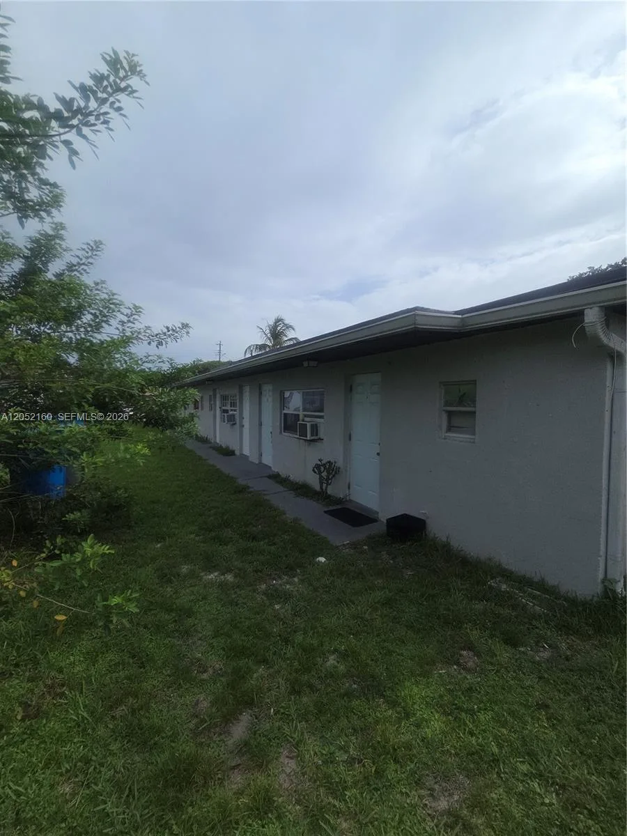 4017 SW 24th St # 4, West Park, FL 33023 photo 12
