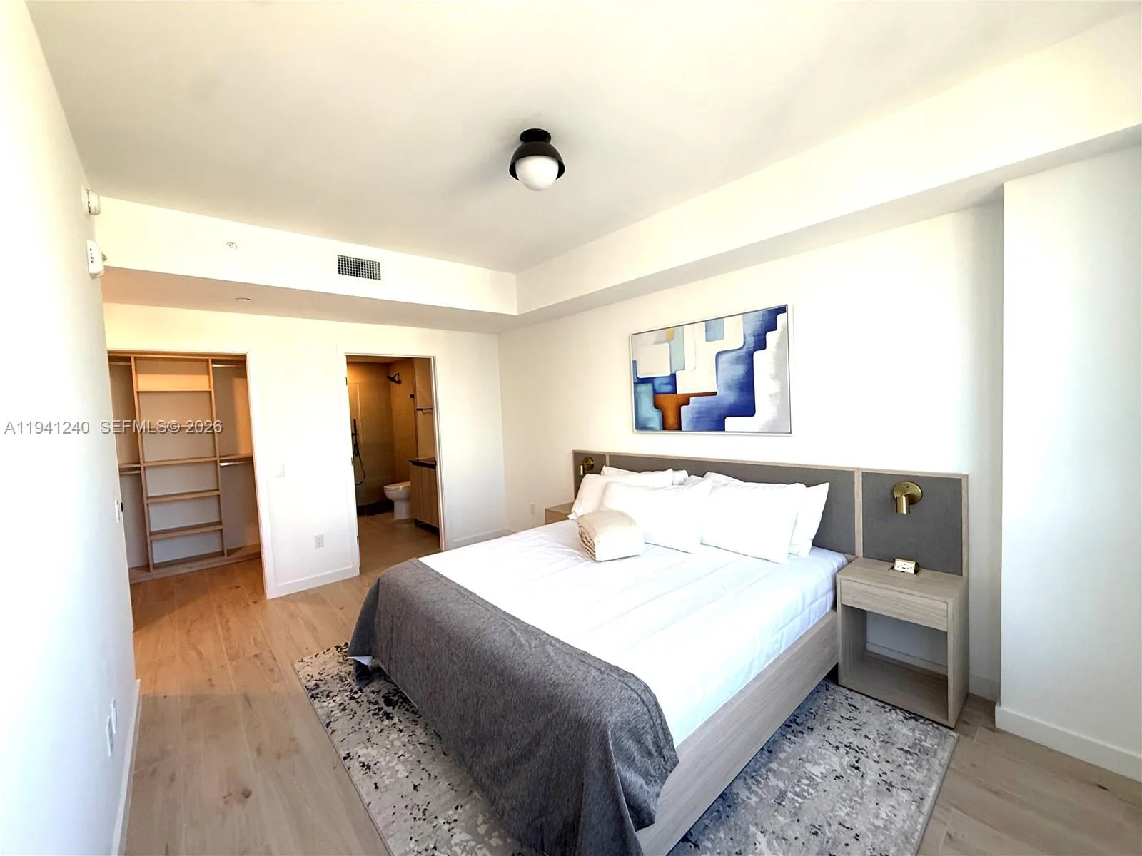225 N MIAMI AVE # 3505, Miami, FL 33132 photo 4