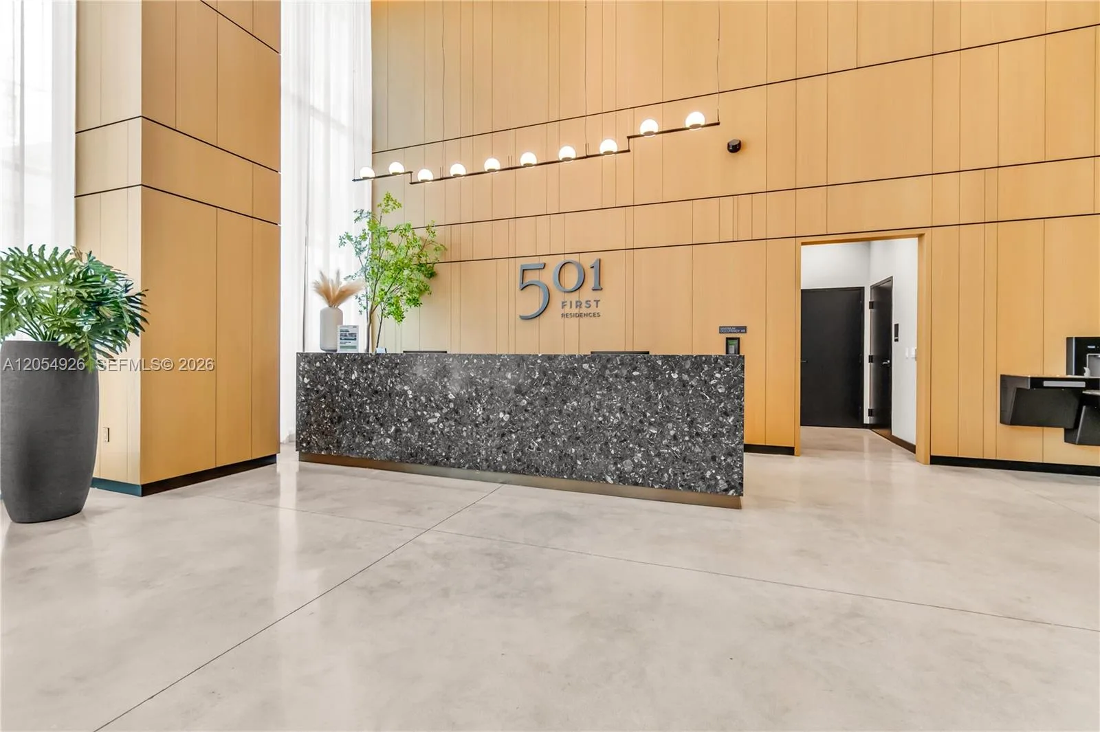 121 NE 5th St # 3405, Miami, FL 33132 photo 3