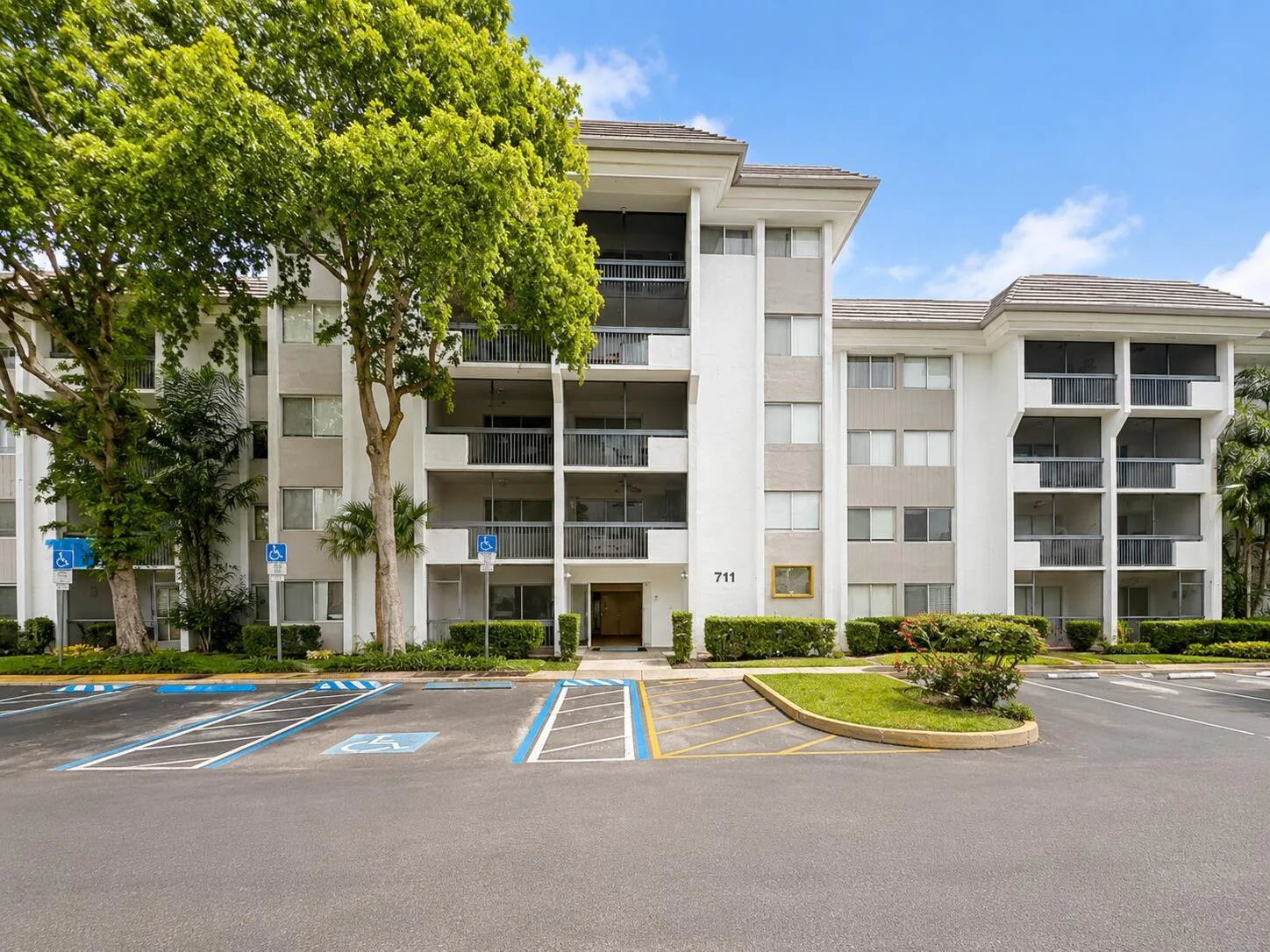 711 N Pine Island Road # 204, Plantation, FL 33324