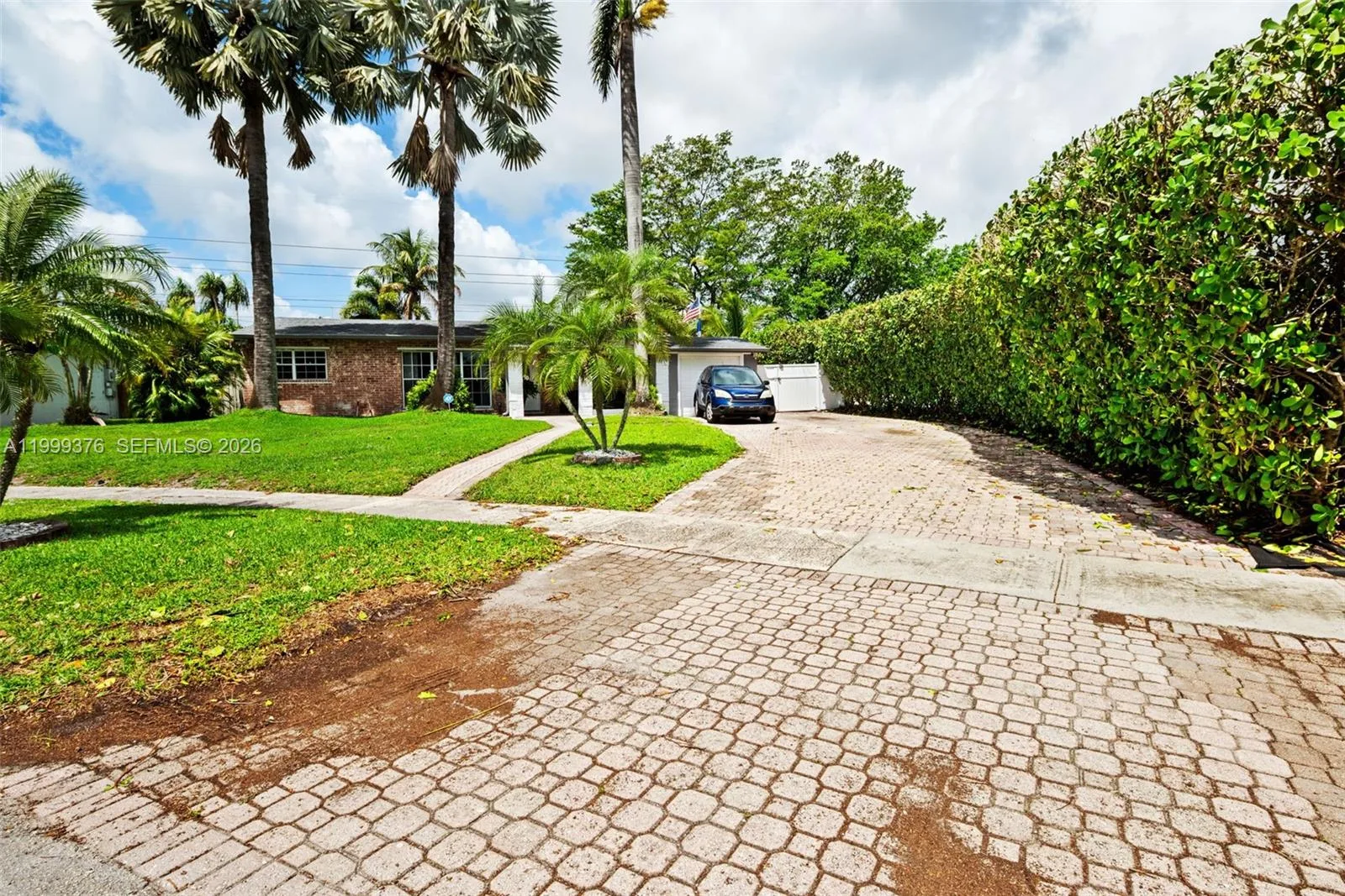 911 SW 51st Ave, Plantation, FL 33317 photo 2