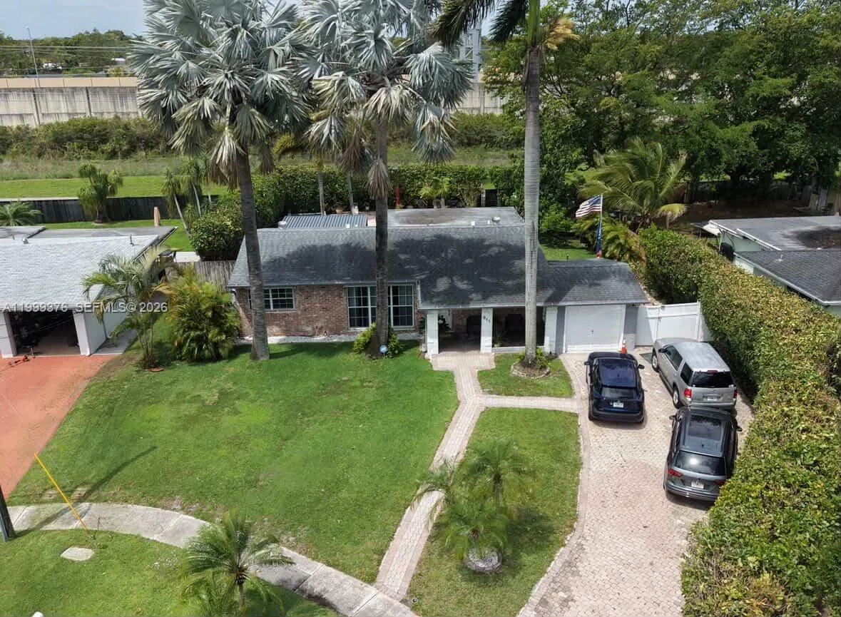 911 SW 51st Ave, Plantation, FL 33317 photo 3