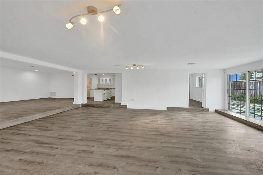 5981 NE 22ND Way, Fort Lauderdale, FL 33308 photo 4