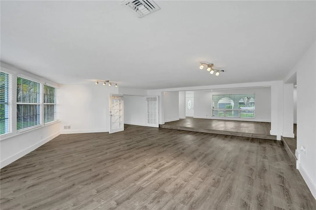 5981 NE 22ND Way, Fort Lauderdale, FL 33308 photo 6
