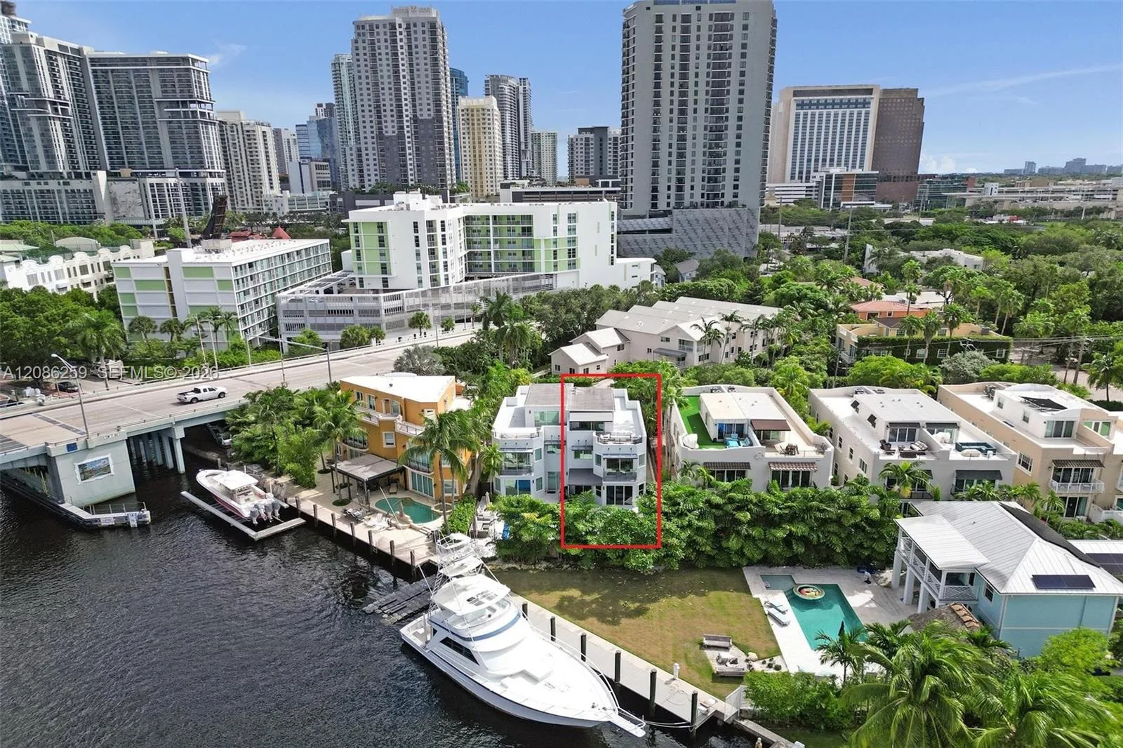 453 SW 5th Ave, Fort Lauderdale, FL 33315