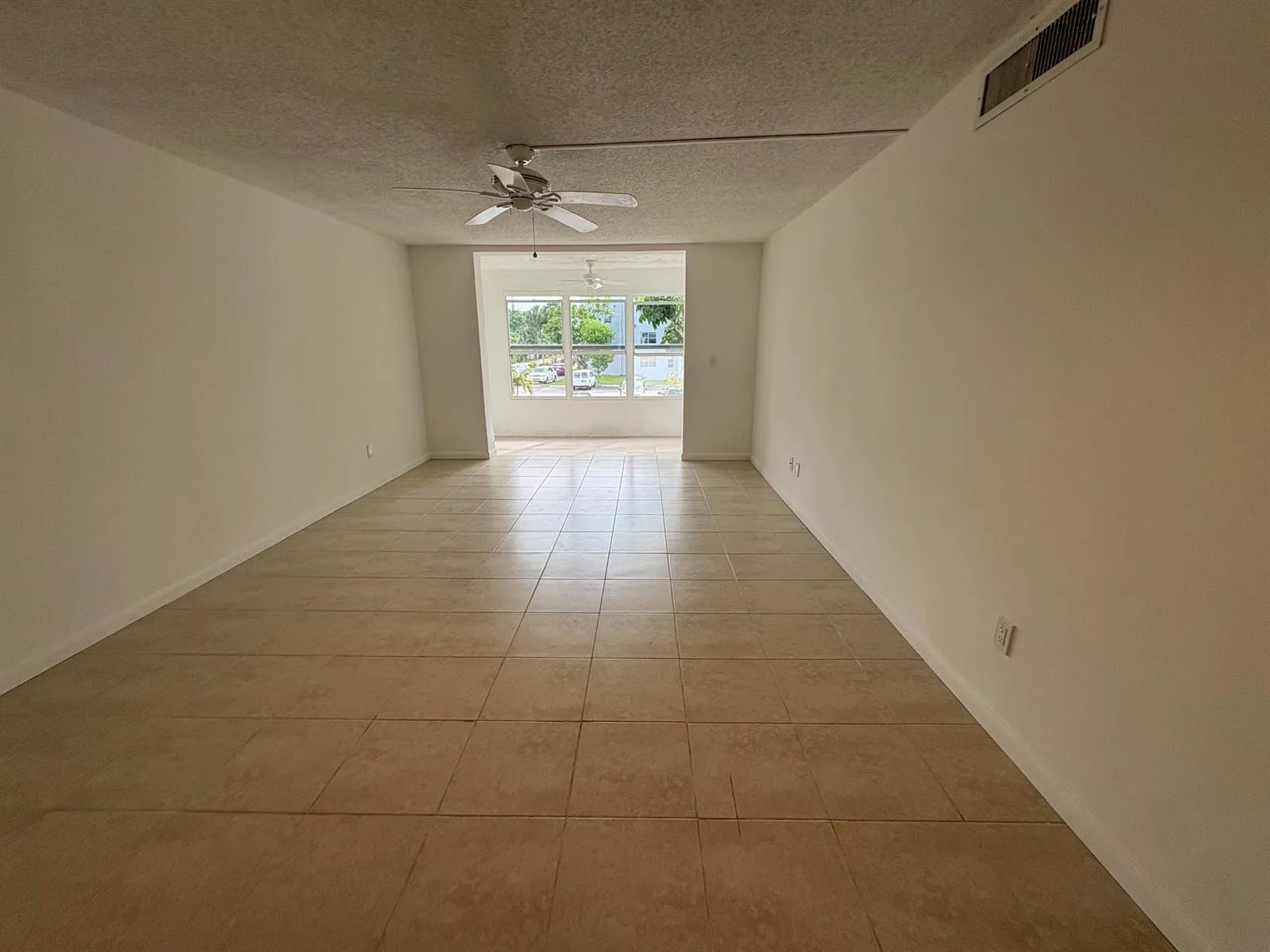 2850 Somerset Drive # 208l, Lauderdale Lakes, FL 33311