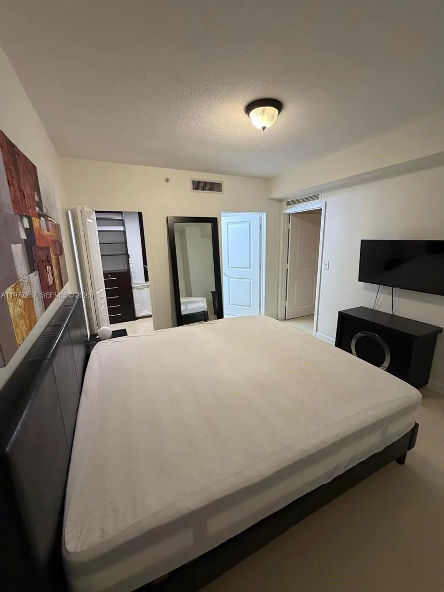 170 SE 14th St # 2202, Miami, FL 33131 photo 10