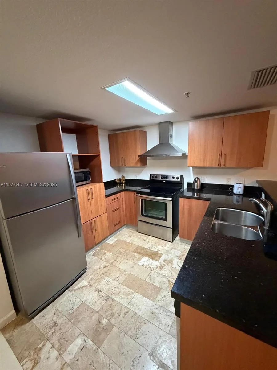 170 SE 14th St # 2202, Miami, FL 33131 photo 13