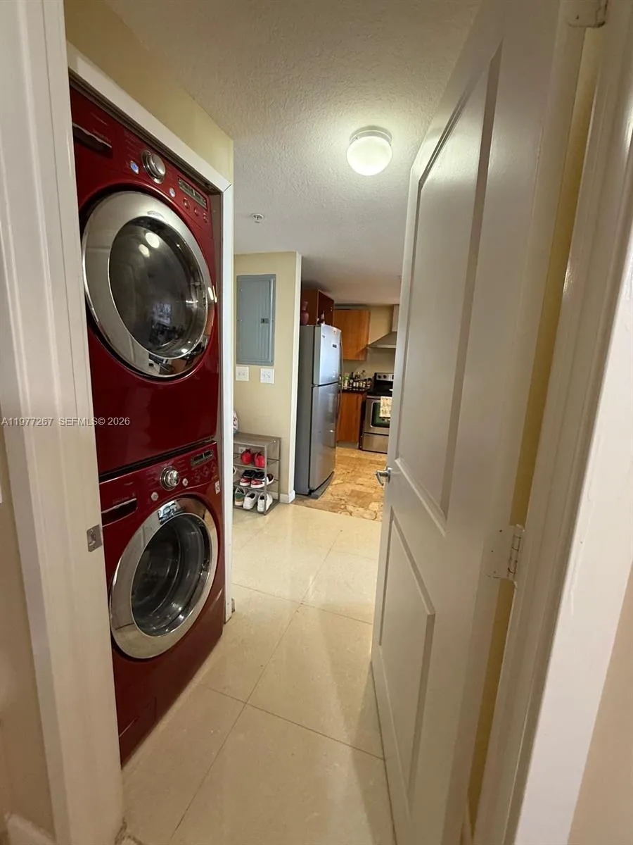 170 SE 14th St # 2202, Miami, FL 33131 photo 3
