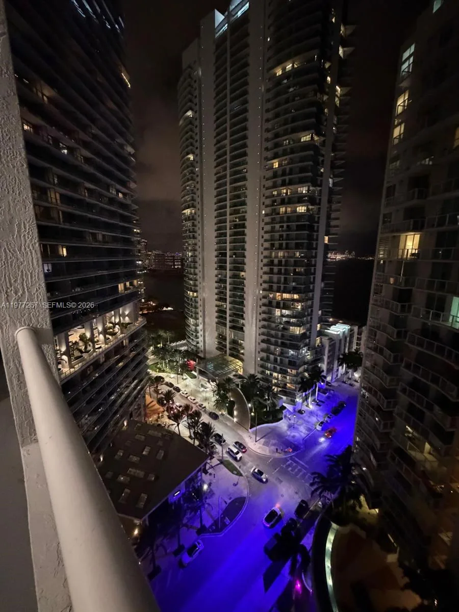 170 SE 14th St # 2202, Miami, FL 33131 photo 9
