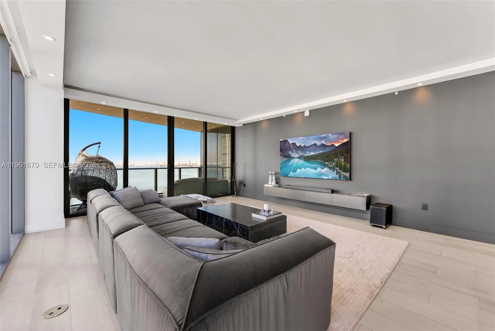 460 NE 28th St # 1601, Miami, FL 33137 photo 3