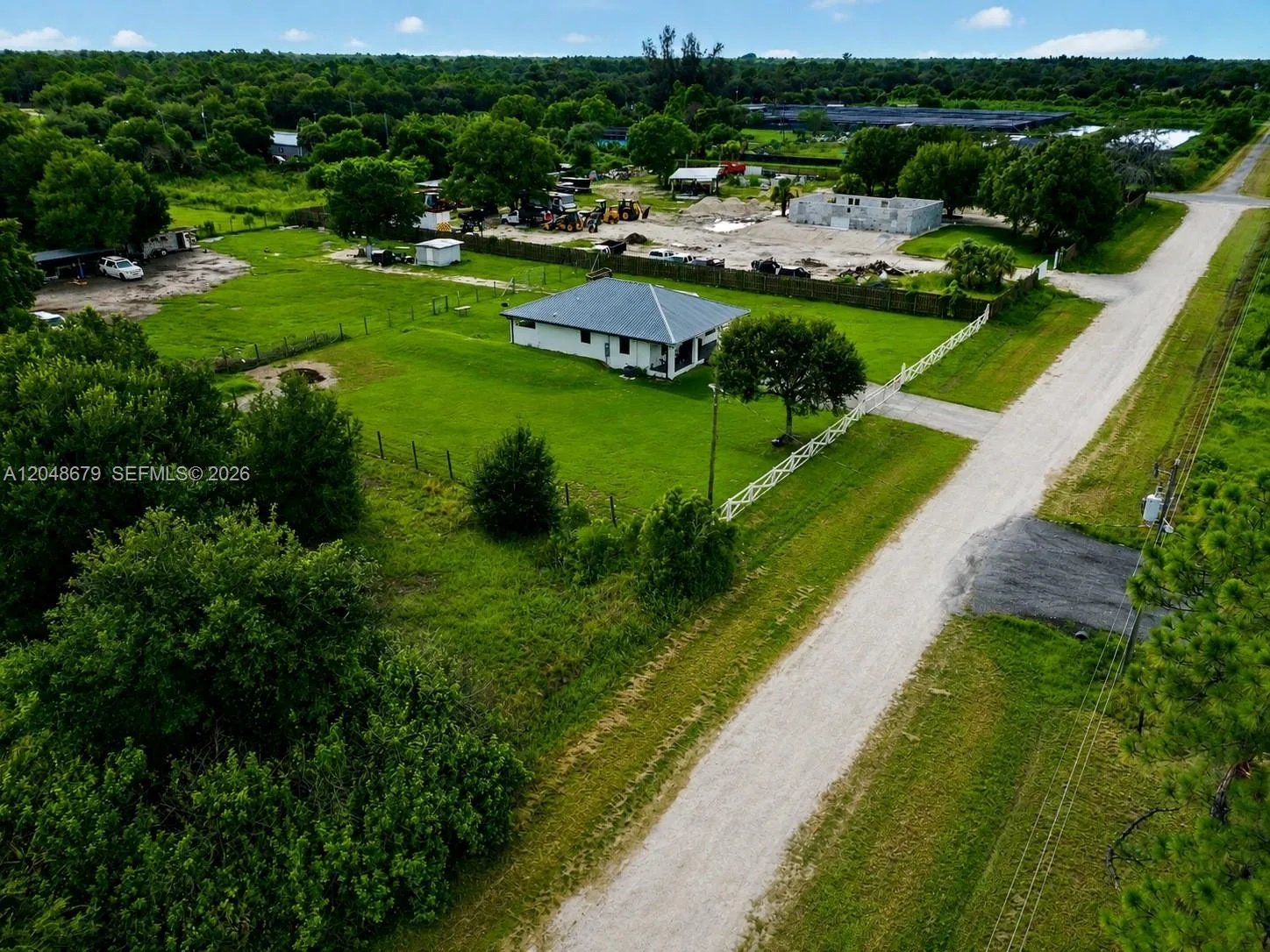 525 N Granja ST, Clewiston, FL 33440 photo 2