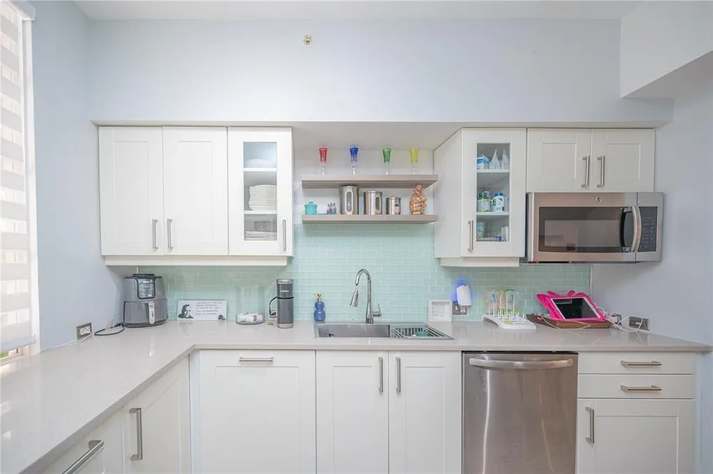 2841 NE 185th Street # 514, Miami, FL 33180 photo 2