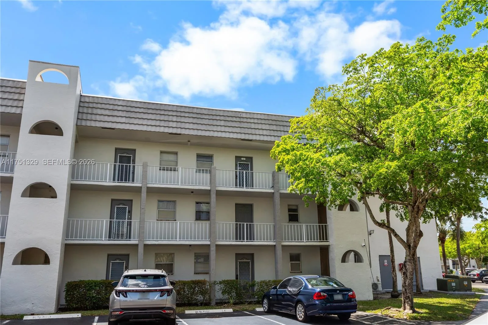 8450 Sunrise Lakes Blvd # 306, Sunrise, FL 33322 photo 2