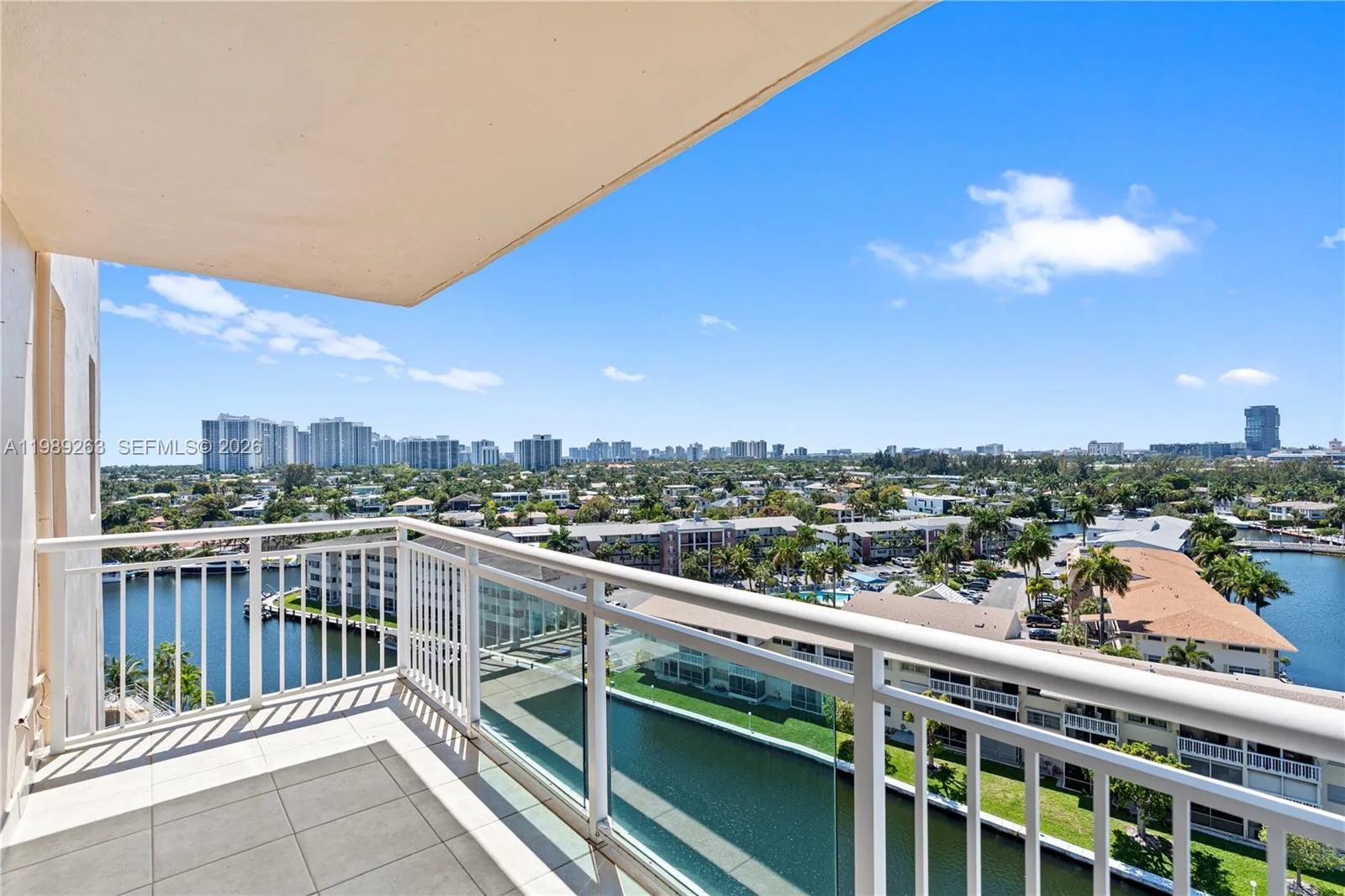 437 Golden Isles Dr # 11J, Hallandale Beach, FL 33009 — zdjęcie 4