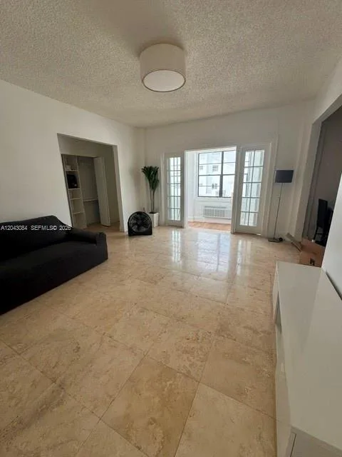 934 Michigan Ave # 308, Miami Beach, FL 33139