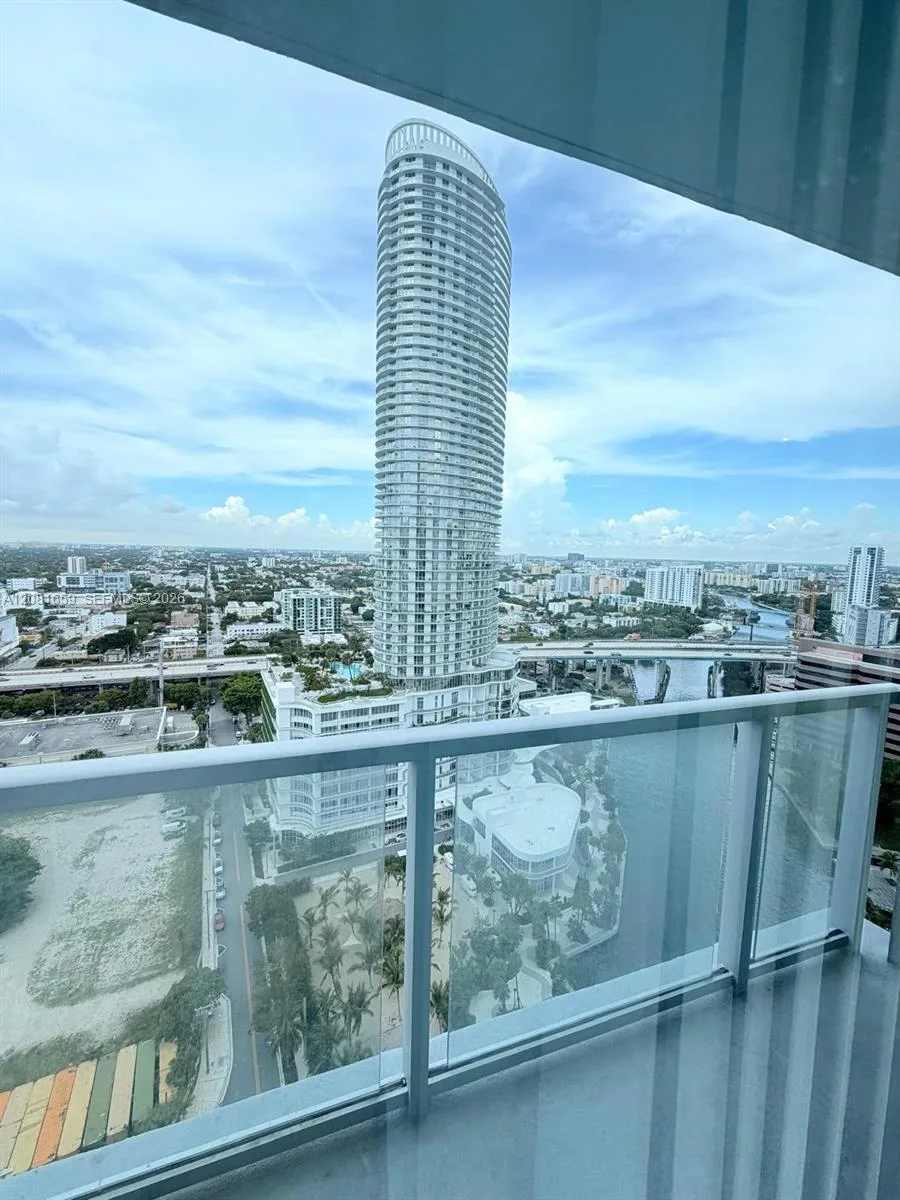 185 SW 7th St # 2600, Miami, FL 33130