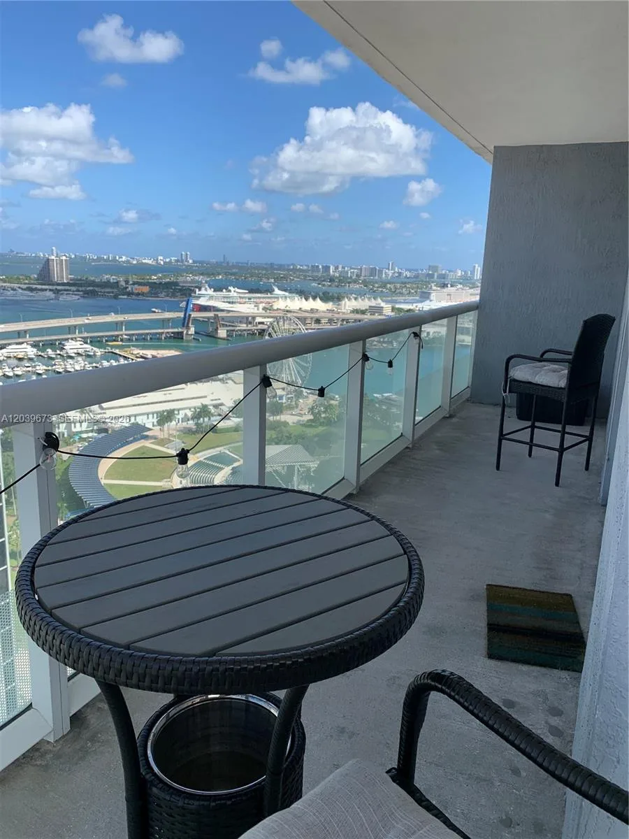 50 Biscayne Blvd # 3001, Miami, FL 33132 photo 4