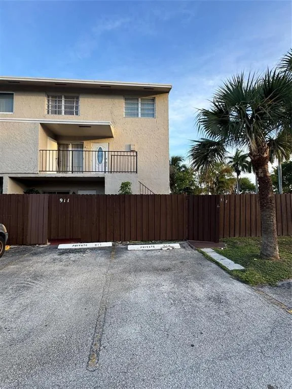 15690 SW 82nd Circle Lane # 9-12, Miami, FL 33193